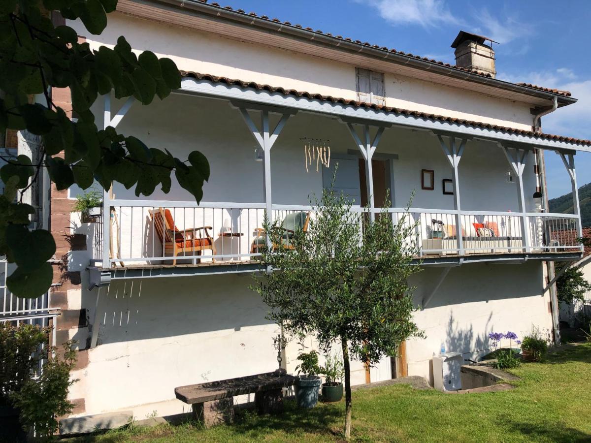 Maison D'Hotes Larraldia Uhart-Cize ภายนอก รูปภาพ