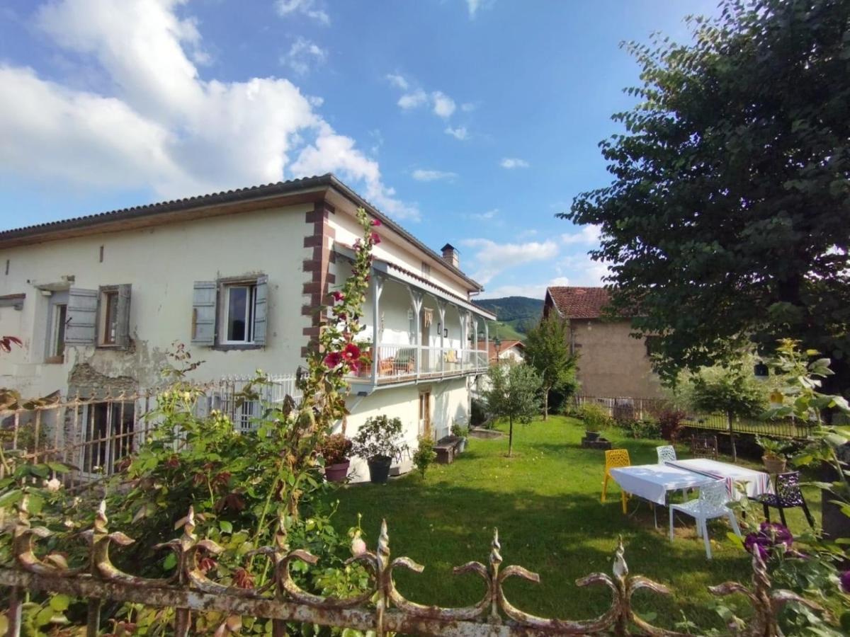 Maison D'Hotes Larraldia Uhart-Cize ภายนอก รูปภาพ